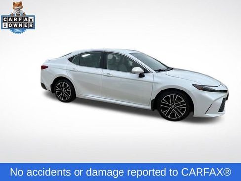 Used 2025 Toyota Camry XLE FWD image 2