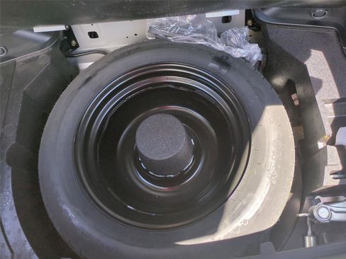 Used 2004 Nissan 350Z Touring w/ Aerodynamics Pkg RWD image 17