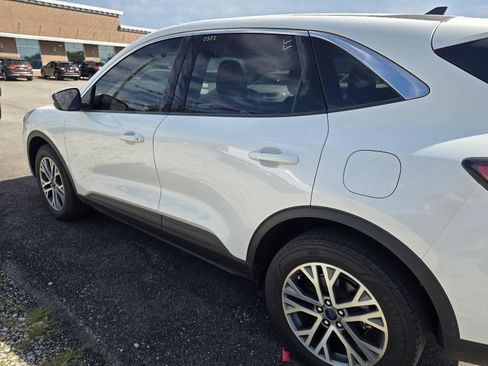 Used 2022 Ford Escape SEL AWD/4WD image 7