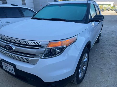 Used 2015 Ford Explorer XLT w/ Equipment Group 202A AWD/4WD image 5