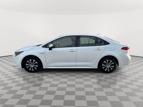 Used 2021 Toyota Corolla LE FWD image 4