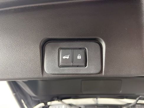 Used 2023 Nissan Rogue SV w/ SV Premium B Package image 51