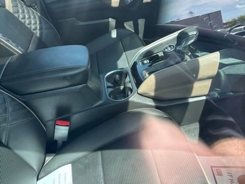 Used 2023 GMC Canyon Denali w/ Denali Black Edition AWD/4WD image 10