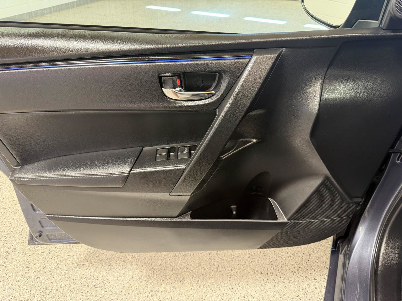 Used 2019 Toyota Corolla SE FWD image 11