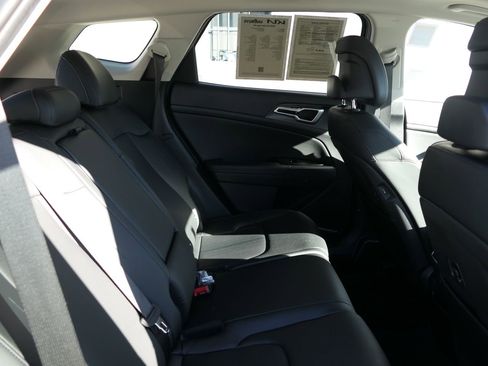 Certified 2026 Kia Sportage EX w/ EX Panorama Roof Package image 25