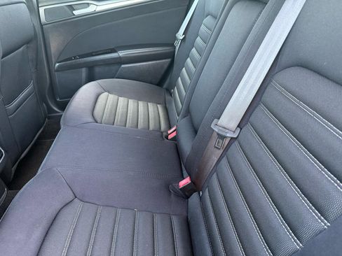 Used 2013 Ford Fusion SE FWD image 9