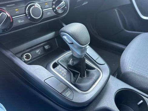 Used 2023 Kia Soul LX FWD image 13