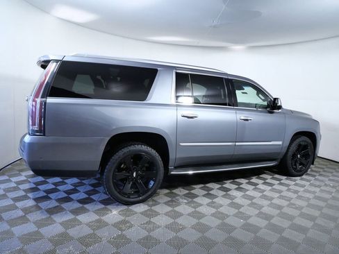 Used 2018 Cadillac Escalade ESV Luxury image 9