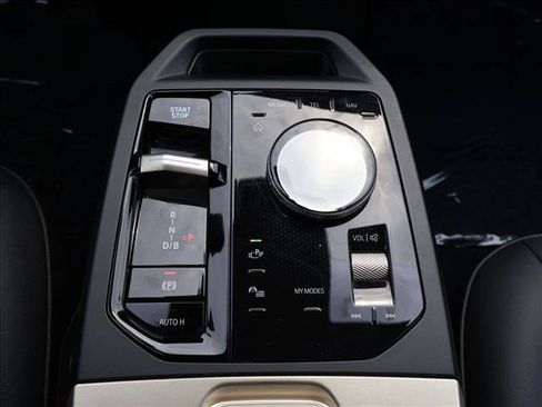 Used 2023 BMW iX xDrive50 w/ Sport Package AWD/4WD image 19