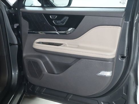 Certified 2022 Lincoln Corsair AWD w/ Premium Package image 35