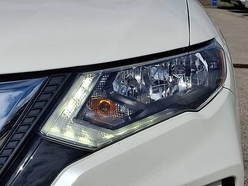 Used 2019 Nissan Rogue SL AWD/4WD image 9
