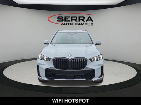 Used 2025 BMW X5 xDrive40i w/ M Sport Package AWD/4WD image 9