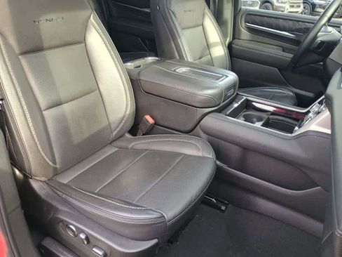 Used 2024 GMC Yukon XL Denali AWD/4WD image 26