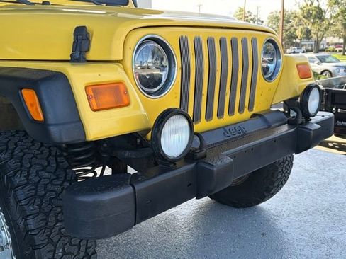 Used 2004 Jeep Wrangler 4WD image 9