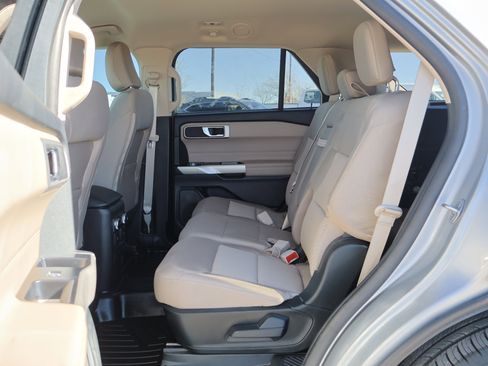 Certified 2023 Ford Explorer XLT image 38