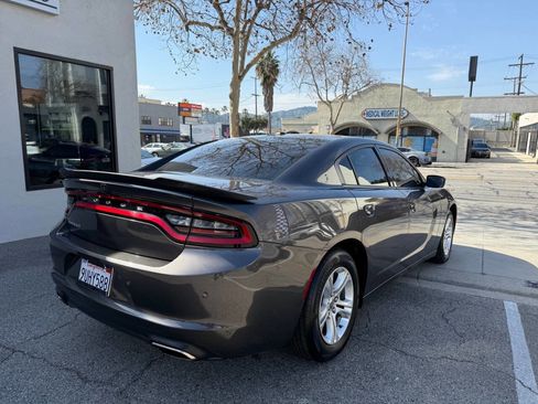 Used 2020 Dodge Charger SXT w/ Leather Interior Group image 8