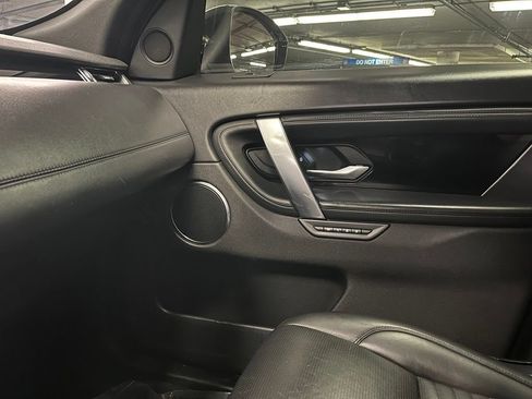 Used 2020 Land Rover Discovery Sport SE AWD/4WD image 28