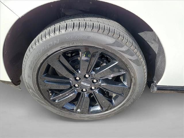 Used 2023 Lincoln Navigator L Reserve AWD/4WD image 9