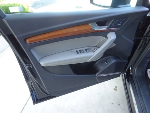 Used 2022 Audi Q5 2.0T Premium Plus AWD/4WD image 24