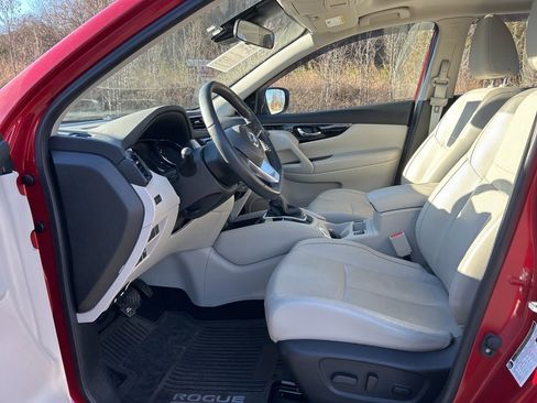 Used 2017 Nissan Rogue Sport SL w/ SL Premium Package image 7