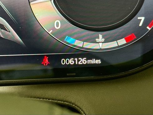 Used 2024 Land Rover Range Rover Sport SE image 11