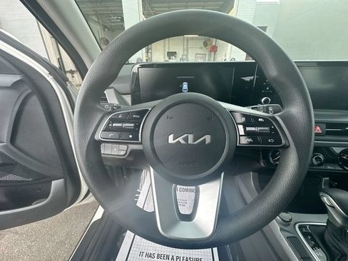 Used 2024 Kia Seltos LX AWD/4WD image 16