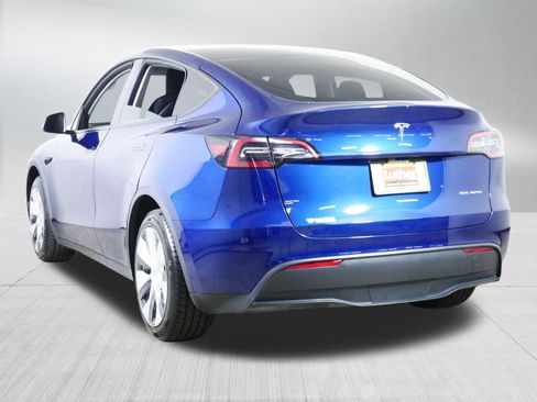 Used 2023 Tesla Model Y Long Range AWD/4WD image 5