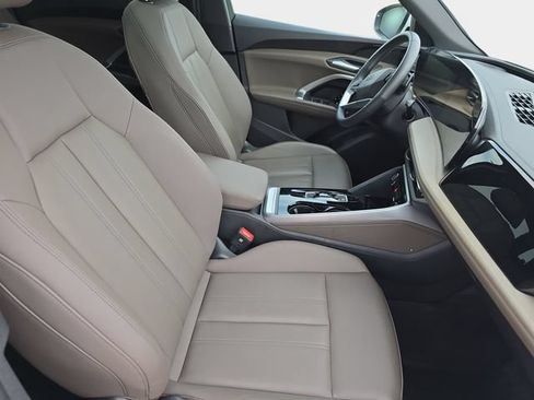 Used 2025 Audi Q5 Premium w/ Convenience Package AWD/4WD image 12
