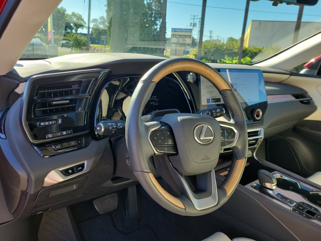 Used 2025 Lexus RX 350 AWD w/ Convenience Package image 21