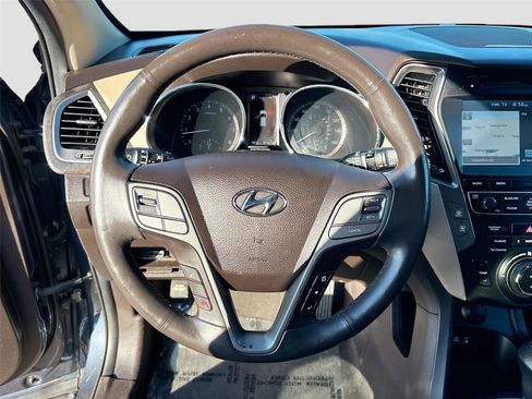 Used 2017 Hyundai Santa Fe Sport image 11