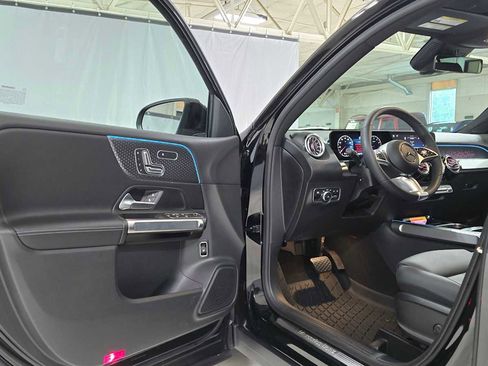 Certified 2025 Mercedes-Benz GLB 250 4MATIC image 19