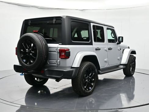 Used 2023 Jeep Wrangler Unlimited Sahara image 5