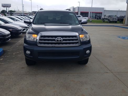 Used 2010 Toyota Sequoia Limited RWD image 2