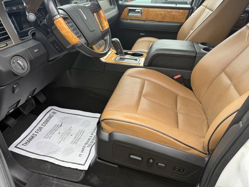Used 2012 Lincoln Navigator 4WD image 14
