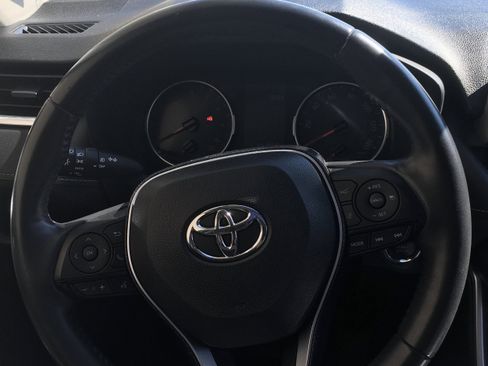 Used 2020 Toyota RAV4 XLE w/ Convenience Package AWD/4WD image 10