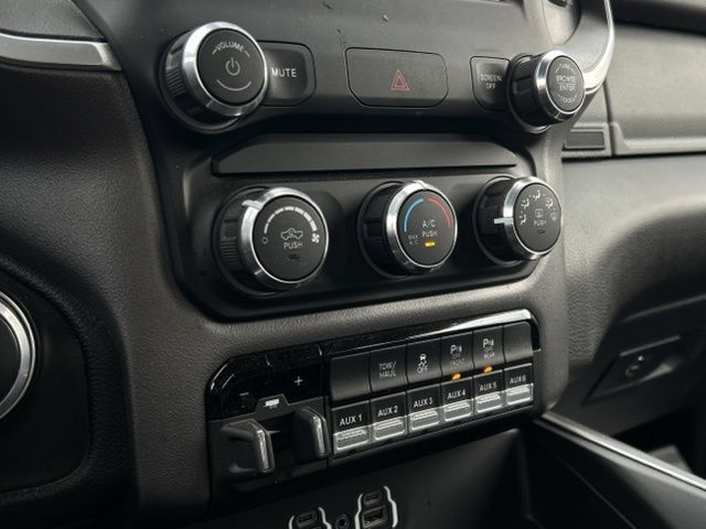 Used 2022 RAM 2500 Big Horn w/ Night Edition AWD/4WD image 42