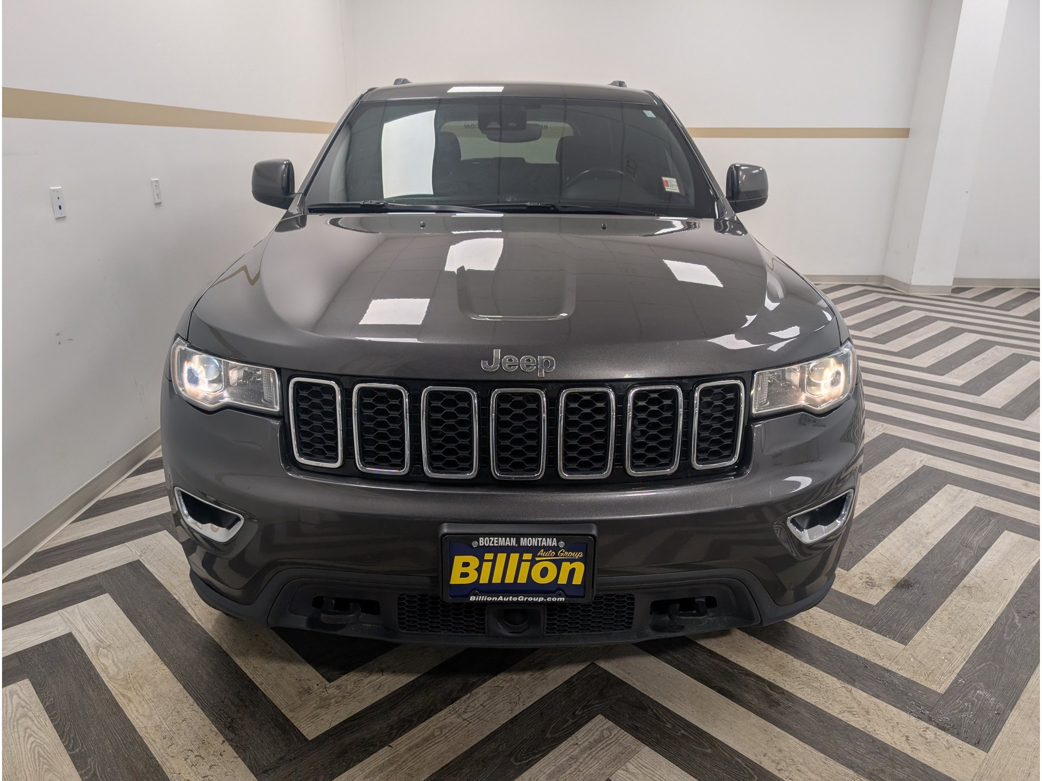 Used 2021 Jeep Grand Cherokee Laredo AWD/4WD image 27