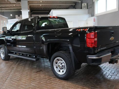 Used 2019 Chevrolet Silverado 2500 W/T w/ WT Convenience Package AWD/4WD image 5