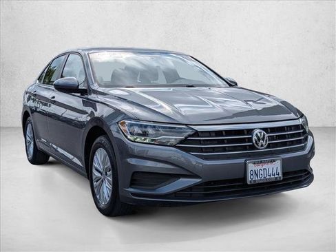 Used 2019 Volkswagen Jetta FWD image 3