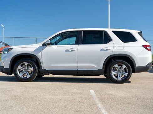 Used 2025 Honda Pilot EX-L image 9