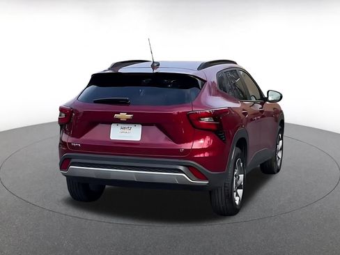 Used 2025 Chevrolet Trax LT image 14