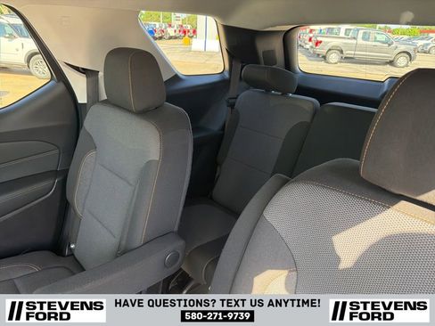 Used 2021 Chevrolet Traverse LT FWD image 35