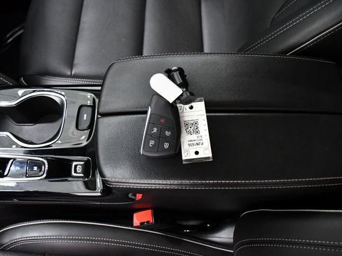 Used 2023 Buick Envision Essence image 24