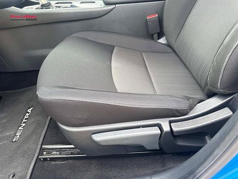 Used 2025 Nissan Sentra SV FWD image 16