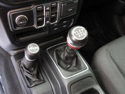 Used 2021 Jeep Wrangler Unlimited Sport AWD/4WD image 40