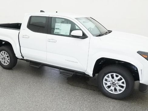 New 2026 Toyota Tacoma SR5 AWD/4WD image 12