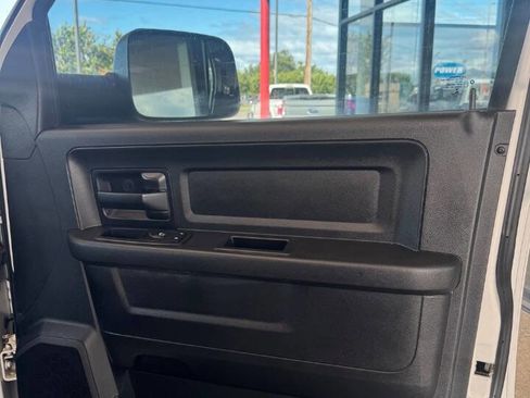 Used 2018 RAM 2500 Tradesman w/ Chrome Appearance Group AWD/4WD image 14