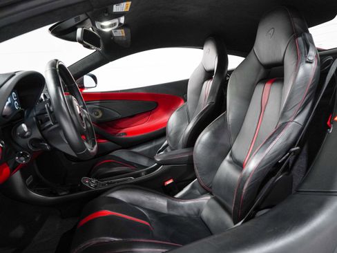 Used 2017 McLaren 570S Coupe RWD image 10