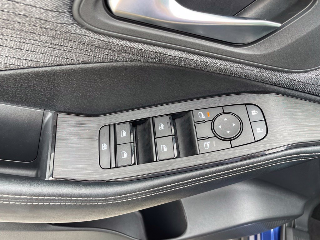 Used 2023 Nissan Rogue SV FWD image 12