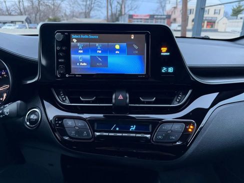 Used 2018 Toyota C-HR XLE image 33